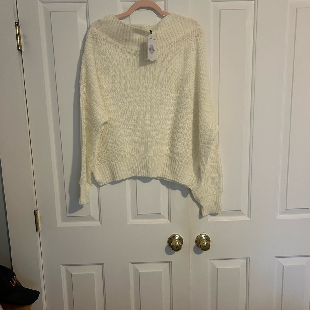 Exlura Women’s Off Shoulder Sweater- NWT, OS, Cream